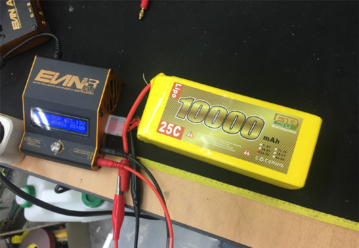 �˾���ũ 10000-25C-22.2V [EP POWER] 22.2V 10000mah 25C ��Ƭ������ ���͸� 2