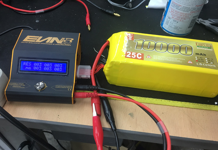 �˾���ũ 10000-25C-22.2V [EP POWER] 22.2V 10000mah 25C ��Ƭ������ ���͸� 3