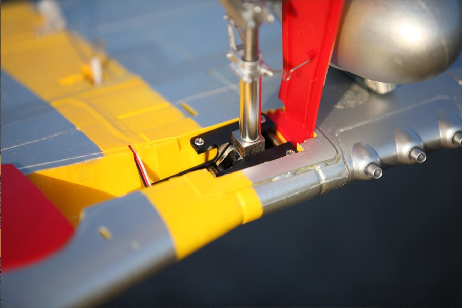 �˾���ũ  [FMS] P-51D V8 RED Tail 1400mm EPO PNP 10