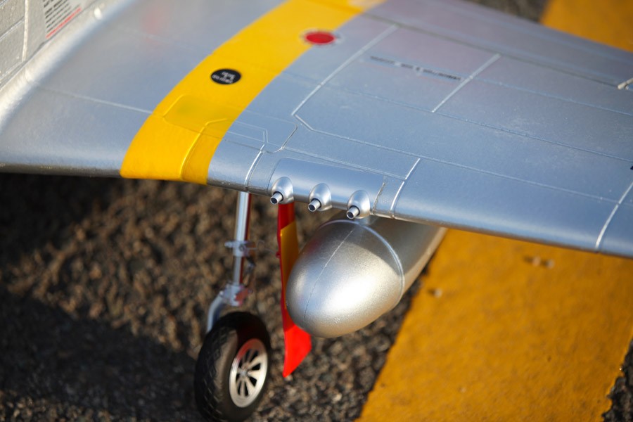 �˾���ũ  [FMS] P-51D V8 RED Tail 1400mm EPO PNP 12