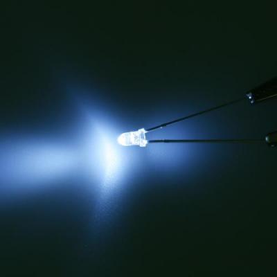 3���� ������ ���ֵ� LED - WHITE (���) 1�� (4.8v/6v �� ���� ������ ���� ����)